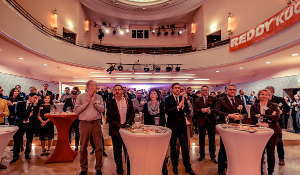 Foto zeigt das gut gefüllte Capitol Theater in Zeitz