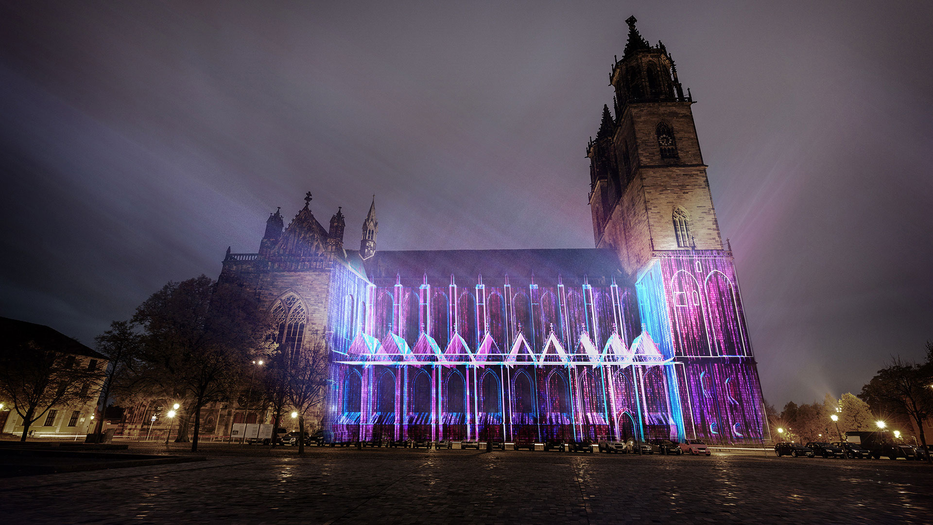 Der Magdeburger Dom erstrahlt als Leinwand beim ersten Video-Beamer-Event „Magdeburg In Light“