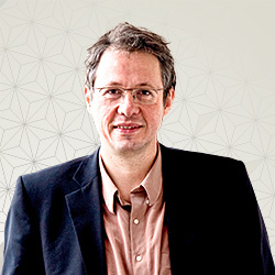 Prof. Philipp Oswalt